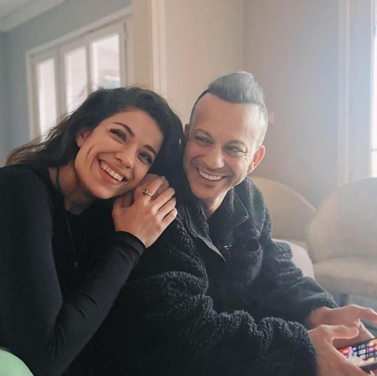 Fotoğraftaki abi-kardeşin ikisi de şimdi çok ünlü