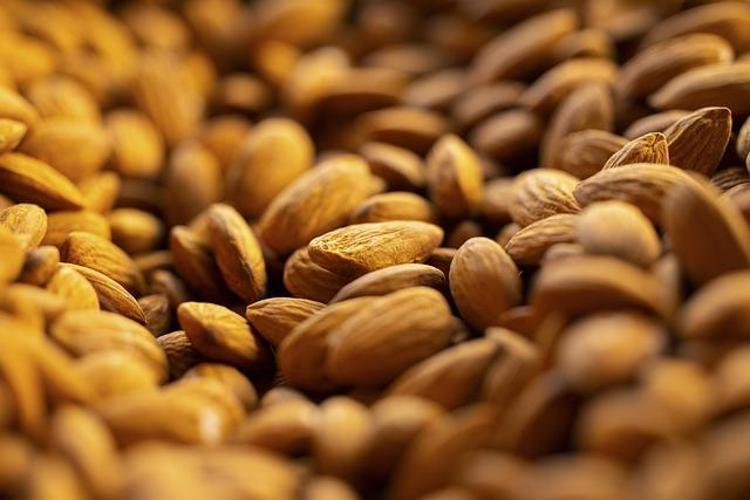 B12 ve D vitamini depolarını fullüyor: Günde 1 kaşık yiyen 20 yıl hastalık nedir bilmiyor, vücudu dipçik gibi yapıyor