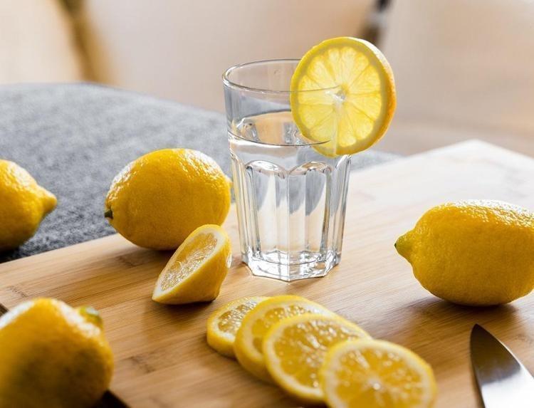 Asidik içeriği yağları parçalıyor Tüm organları yıkayan zayıflama kürü