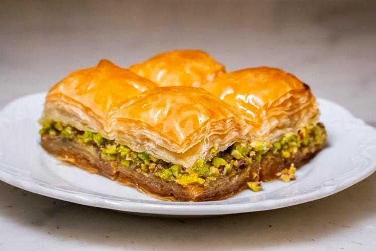 Tadına doyum olmuyor, bir yiyen bir daha istiyor Bayramda en leziz baklava sizinki olacak: İşte dünyanın en pratik baklava tarifi