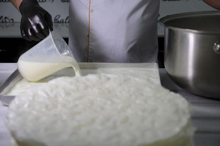 Kilosu 550 liradan satılıyor ama bir litre sütle evde yapmak daha ucuz Ramazan ayının damak çatlatan lezzeti