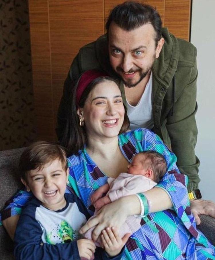 Hazal Kayanın yeni imajı dikkat çekti