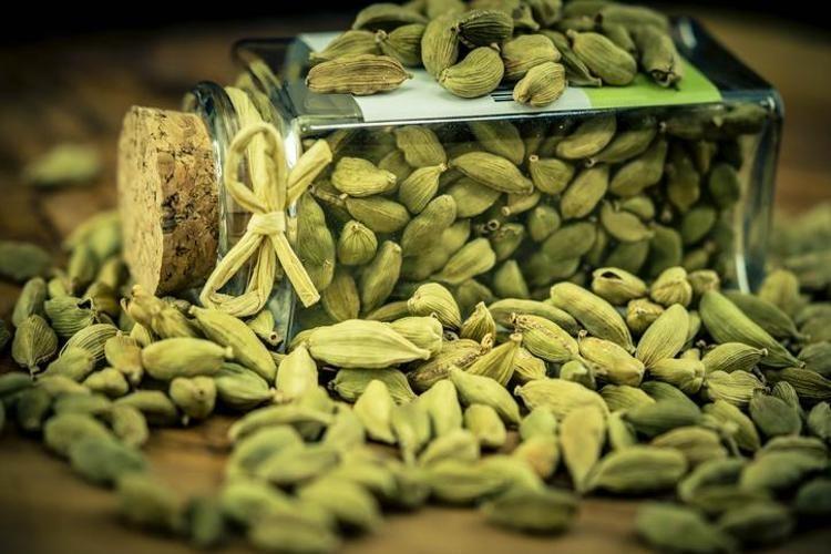 Düğüm düğüm olmuş tıkalı bağırsakları açıyor 1 kaşığında bin şifa var: Gece yiyince sabah kabızlık kalmıyor