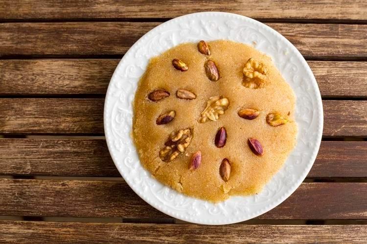 HURMALI İRMİK TATLISI