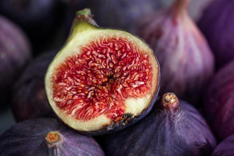 Cilde anında E vitamini yüklüyor 1 damlası bile siğilleri, et benlerini ortadan kaldırıp cildi 10 yaş gençleştiriyor Basurun kesin çözümü de ondaymış