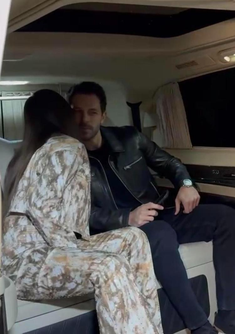 Hande Erçele VIP jest Hakan Sabancı arabada öpücüklere boğdu