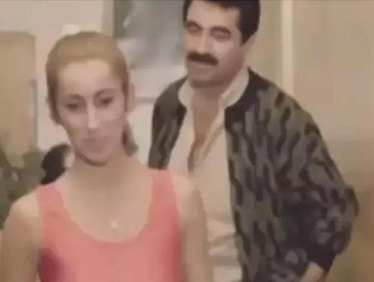 İBRAHİM TATLISESE AŞIK KADINI OYNADI