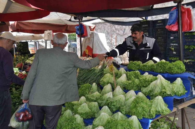 KOLAJEN İÇEREN YEŞİL YAPRAKLI SEBZELER HANGİLERİ