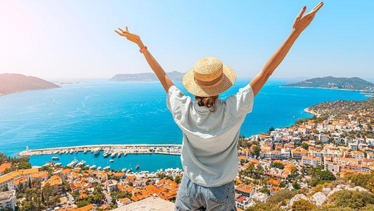 Yaz tatilinde yeni ülkeler keşfetmek çok kolay: Türkler için vizesiz güncel tatil rotaları