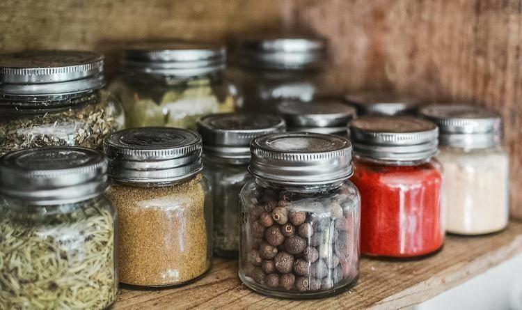 Pul biberle karıştırıp yiyince metabolizmayı coşturuyor Gece tüketmek etkisini 2ye katlıyor: Mum gibi erimenin formülü