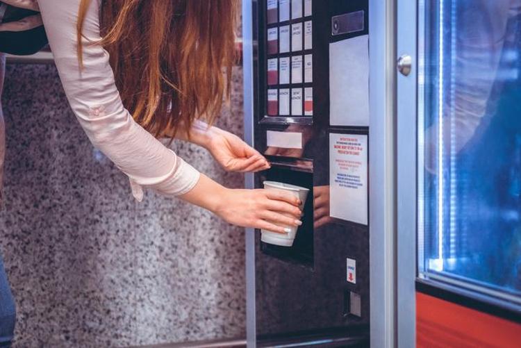 Otomatlardaki içecek ve gıdalar iyi korunmalı Uzmanı detaylarıyla açıkladı: Anafilaksi riskini artırabilir
