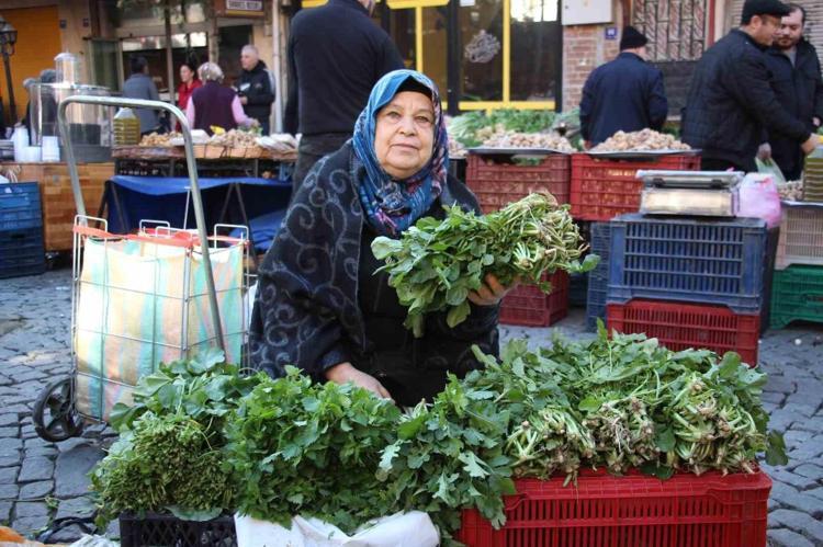 Yol kenarında bile yetişiyor, halk arasında leylek gagası adıyla biliniyor Hırıltı, öksürük ve balgamı bıçak gibi kesiyor, iltihabın kökünü kurutuyor