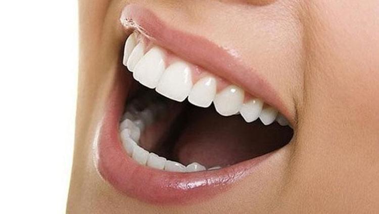 DENEYİN VE BEMBEYAZ DİŞLERE MERHABA DİYİN