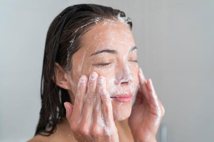 Gece 1 damla sürünce hücre onarımını destekliyor Anti-aging koruma sağlayan tek yöntem, doğal botoks etkisi