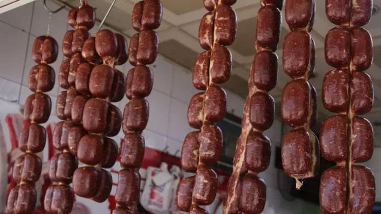 Her gün ayıla bayıla yiyoruz ama vücudu iflas ettiriyor Uzmanlar ağzınıza bile sürmeyin diye uyardı: Tüketildiği anda kanseri beslemeye başlıyor