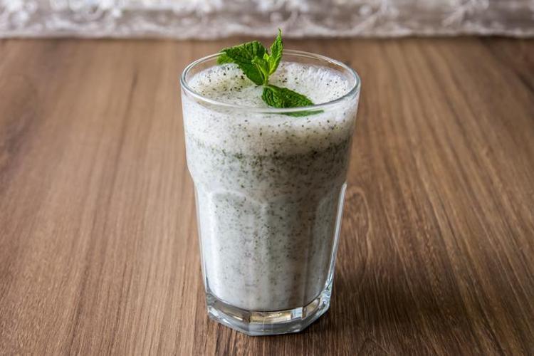 TUZLU AYRAN, BOL SU, SEBZE VE MEYVE TÜKETİLMELİ