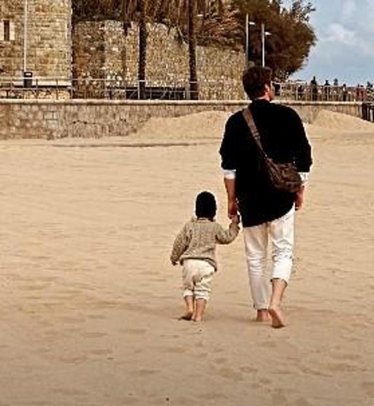 Kıvanç Tatlıtuğ ve altın saçlı oğlu Kurt Efeden yeni pozlar