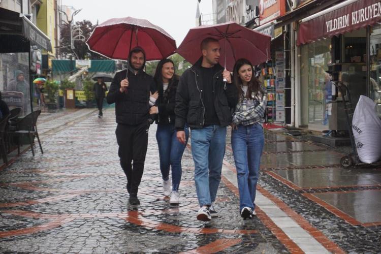 Kavurucu sıcaklar gidiyor, yağmur geliyor Meteoroloji iller açıkladı