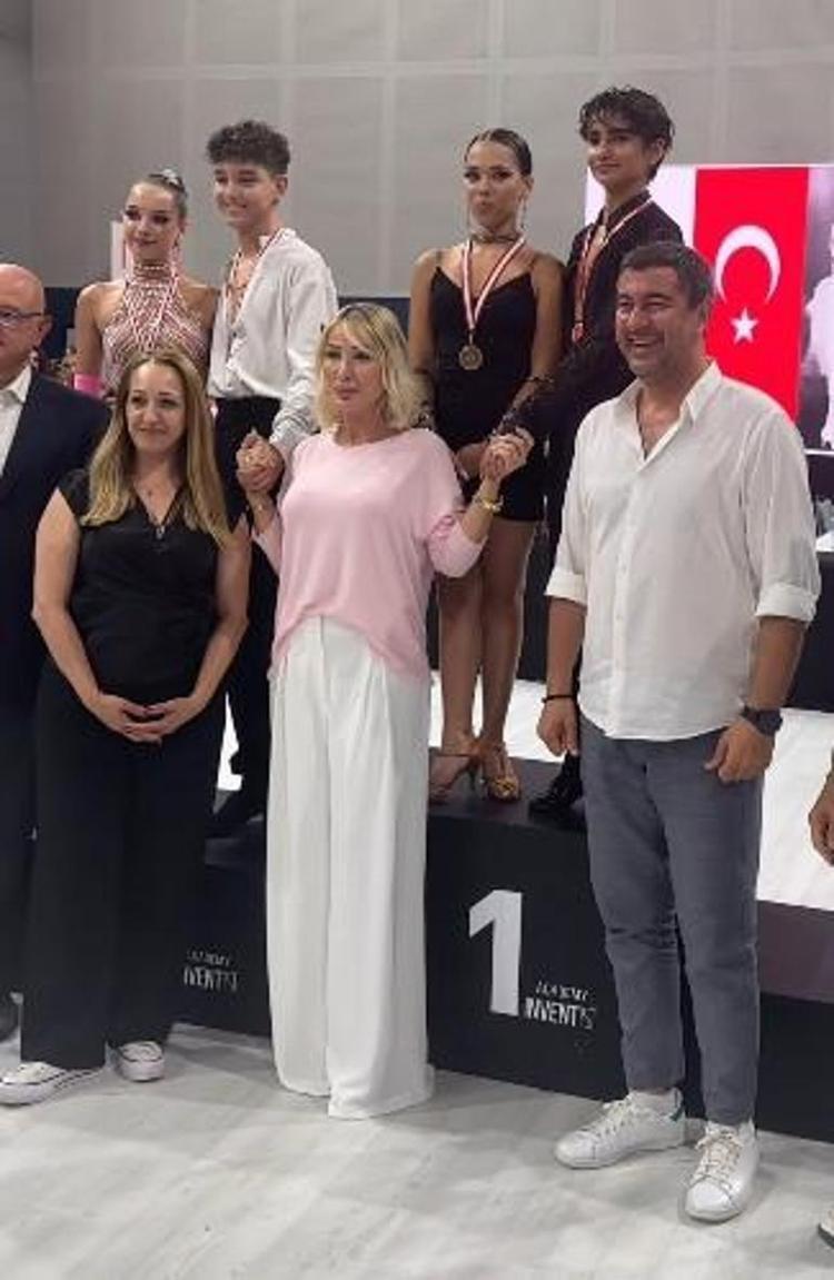 DANS YARIŞMASINA GİTTİ