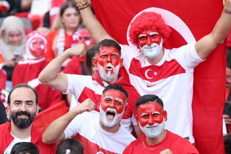 MERİH DEMİRAL’A DESTEK