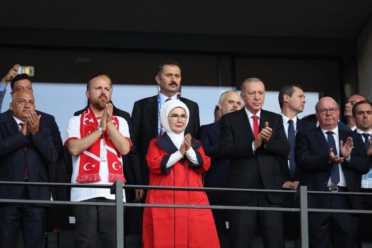 CUMHURBAŞKANI ERDOĞAN, MİLLİLERİ YALNIZ BIRAKMADI