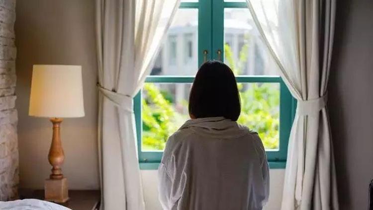 İlk gece korkusu birçok kadını etkiliyor Nedenleri pek çok faktöre bağlı olarak değişiyor
