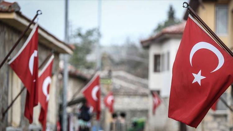 15 Temmuz ile ilgili en duygusal, en anlamlı mesajlar Uzun ve kısa şehitleri anma mesajları: 7. yıl dönümüne özel duygulu, dualı kısa sözler