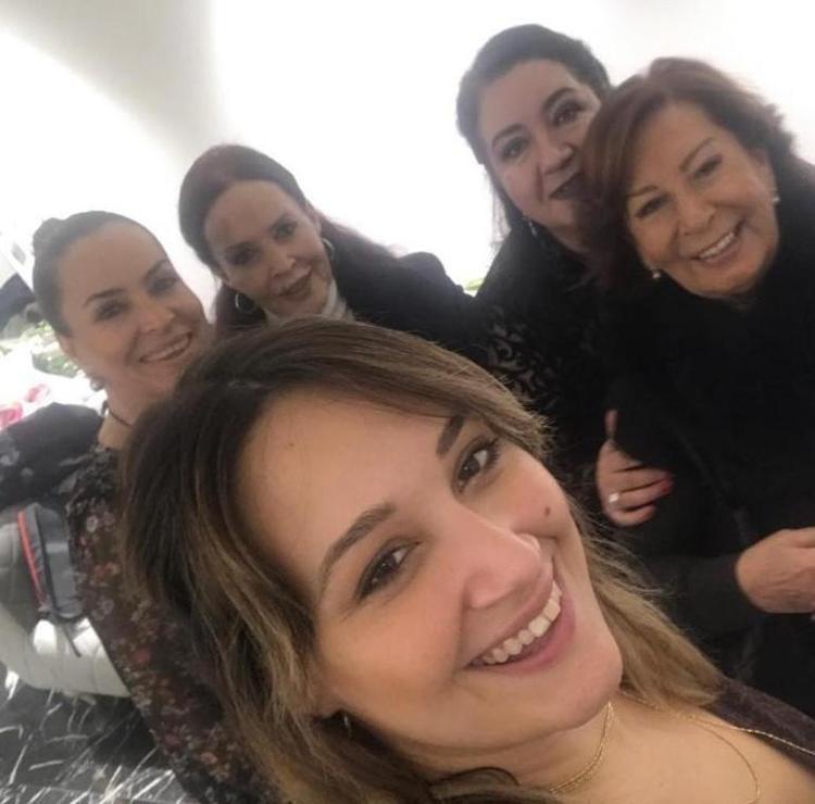 Akın Akınözünün acı günü Oyuncu Özlem Akınözü hayatını kaybetti