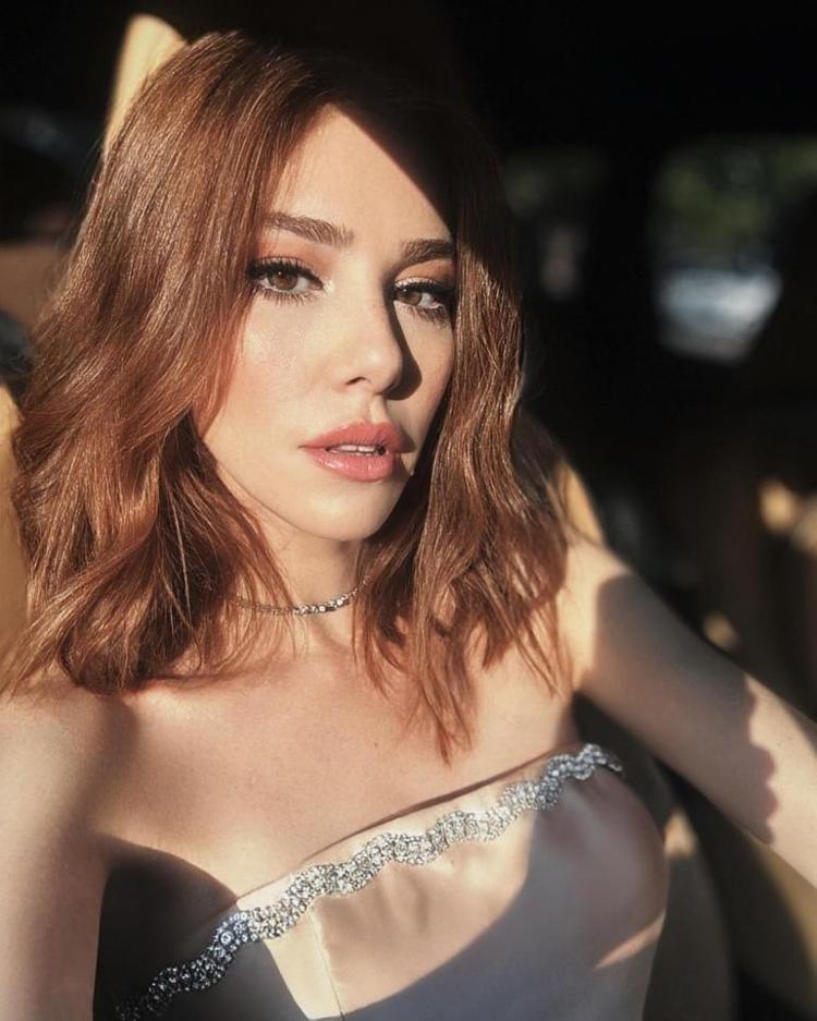 Elçin Sangu hayran bıraktı Ünlü oyuncu Kafkas hünerlerini sergiledi