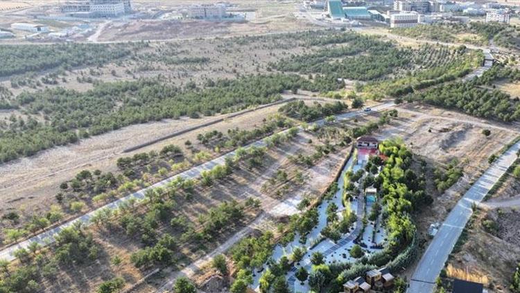 Neşet Ertaş adına türkü bahçası kuruldu Ziyaretçiler “Bozkırın Tezenesi’nin” sevilen eserleri eşliğinde yolculuğa çıkıyor