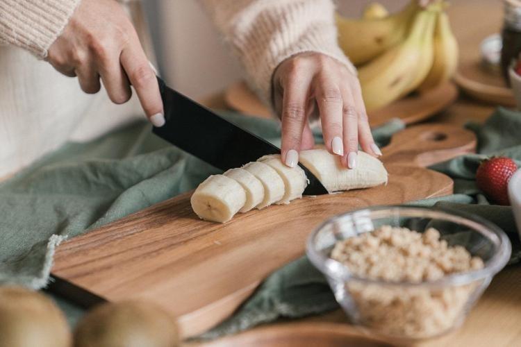 Saç diplerindeki kaşıntıyı kesiyor, egzamayı önlüyor Saç derisi sağlığı için bire bir: 1 saat köklerde bekletmek yetiyor