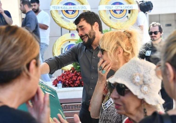 Eleştiri yağmuruna tutulmuştu Ebru Şahinin neden cenazeye katılmadığı ortaya çıktı