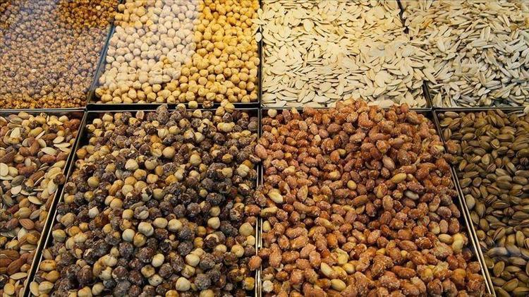 KAVRULMUŞ VE ÇİĞ KURU YEMİŞ
