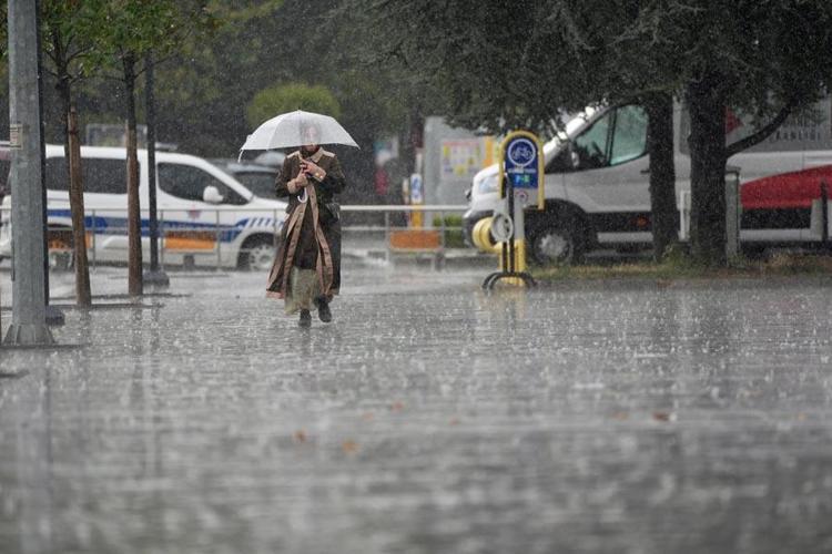 Afrikadan eyyam-ı bahur sıcakları geliyor Meteorolojiden birçok ile sağanak yağış uyarısı yapıldı
