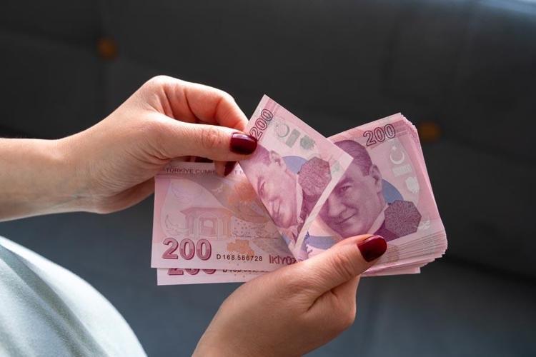 Emeklilerin zamlı maaşları ve zam farkları ne zaman yatacak Uzman isim tek tek açıkladı