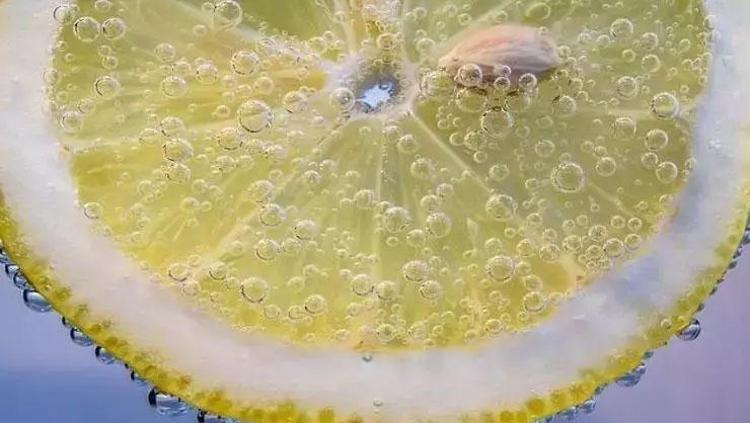LİMONUN CİLDE SAĞLADIĞI IŞILTI VE TAZELİK