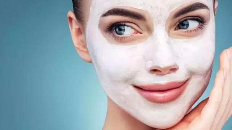 GENİŞ GÖZENEKLER İÇİN MUCİZE MASKE