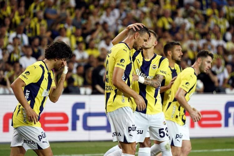 EDIN DZEKO YİNE ATTI