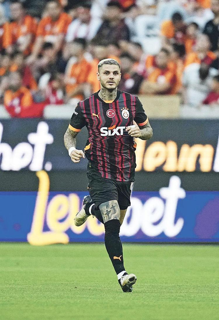 GÖZLER ICARDİ’DE