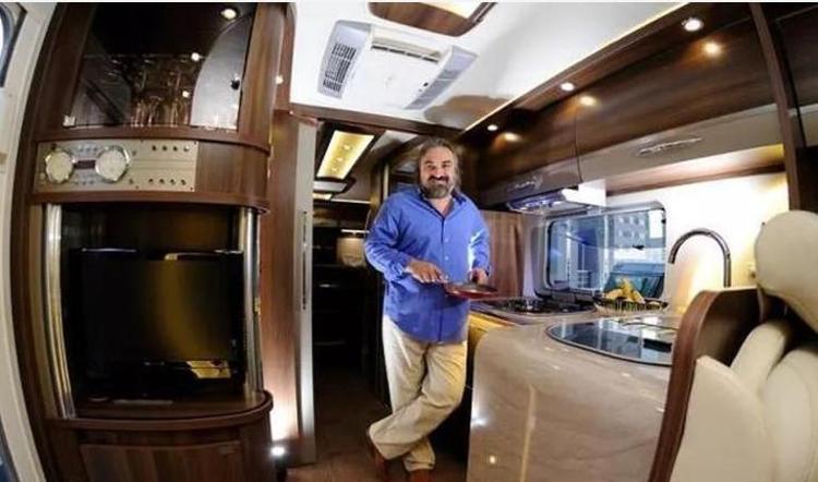 9,5 METRELİK KARAVAN