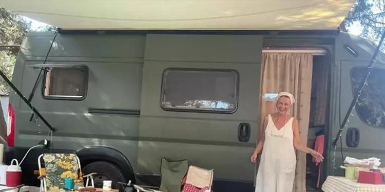 Ünlü isim tercihini karavan tatilinden yana kullandı