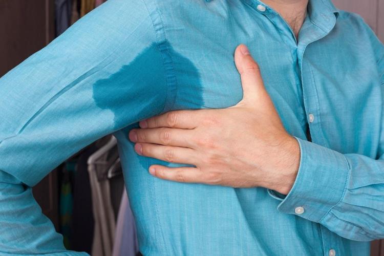 Şıpır şıpır terleme sorununu kökten çözüyor Bir pamuğa döküp koltuk altına sürünce doğal deodorant etkisi sağlıyor, ter bezlerini yavaşlatıyor