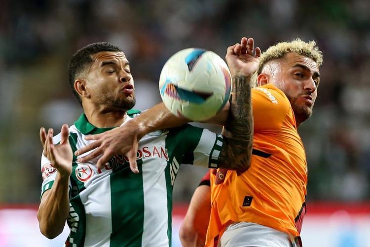 Konyaspor Galatasaray maçında gol düellosu 3 puan Aslanın