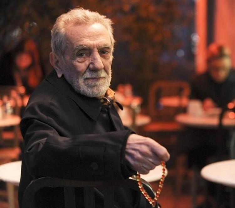 Usta oyuncu Aydemir Akbaşa veda Nereden bir Aydoş daha bulacağım