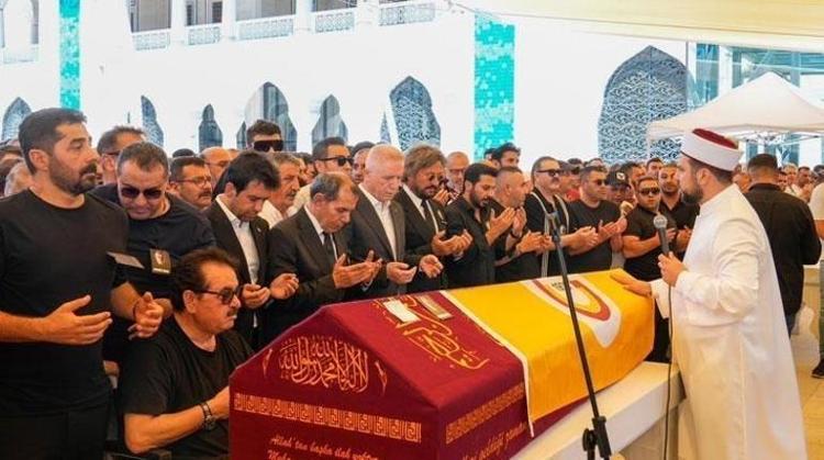 Usta sanatçı gözyaşlarına boğularak anlattı Aydemir Akbaş’ın son sözleri duygulandırdı