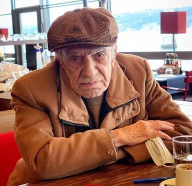 Usta sanatçı gözyaşlarına boğularak anlattı Aydemir Akbaş’ın son sözleri duygulandırdı
