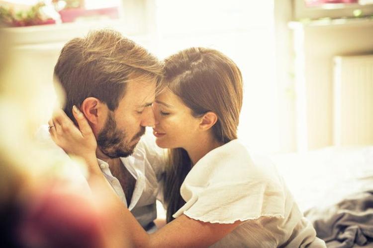 YAŞLANMA VE HORMONAL DEĞİŞİMLERE DİKKAT