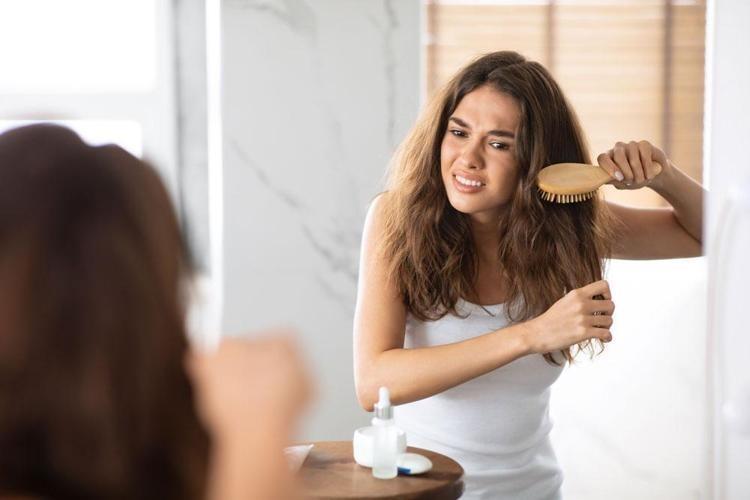 Kelliği bitirip, kafadaki saçları 5 kat çoğaltıyor Menengiç ağacının meyvelerinden yapılıyor: Şampuanlara para dökmeyin