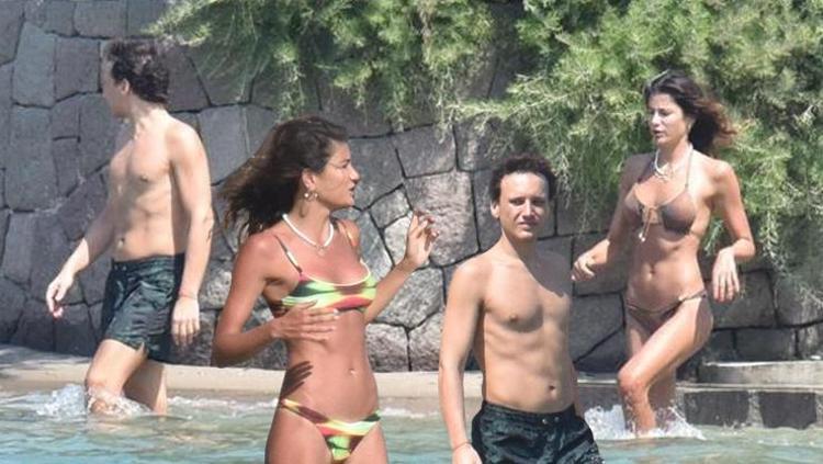 Deniz ve güneşin tadını birlikte çıkardılar: Berrak Tüzünataç ile Edisin Bodrum tatili