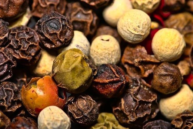 ANTİİNFLAMATUAR VE ANTİBAKTERİYELDİR